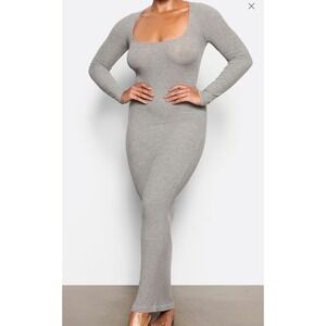 SKIMS women's size M dress Like New!